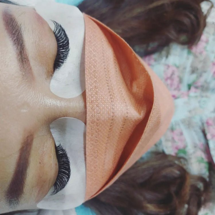 Beautyparadisebkk เราให้บริการด้านความงาม ทำเล็บ ต่อขนตา ฝังสีคิ้ว ฝังสีปาก แก้ไขความบกพร่องด้วยการสักเพื่อความงาม โดยผู้เชี่ยวชาญประสบการณ์กว่า 10 ปี