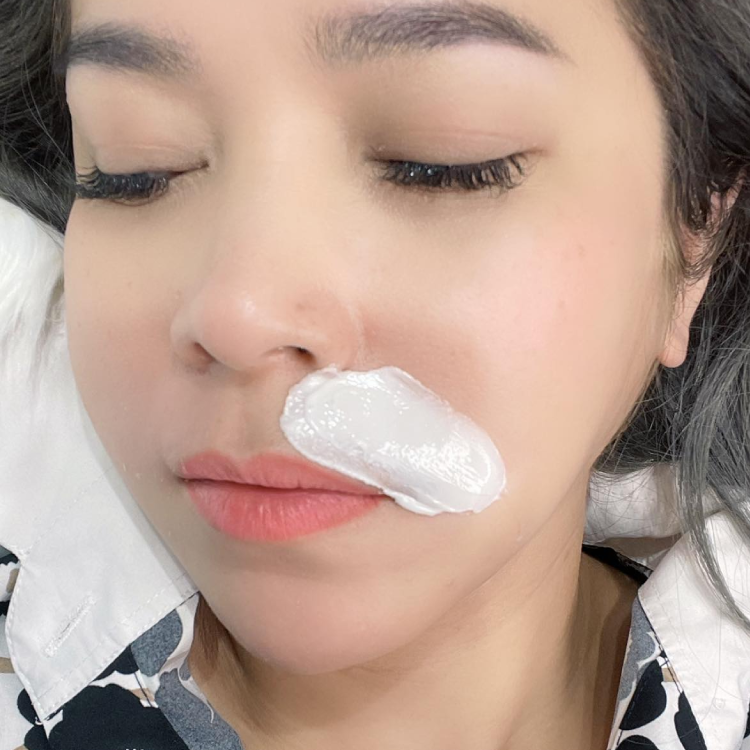 Beautyparadisebkk เราให้บริการด้านความงาม ทำเล็บ ต่อขนตา ฝังสีคิ้ว ฝังสีปาก แก้ไขความบกพร่องด้วยการสักเพื่อความงาม โดยผู้เชี่ยวชาญประสบการณ์กว่า 10 ปี