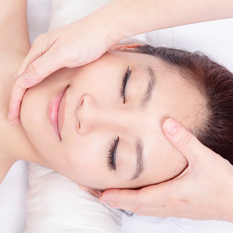 Beautyparadisebkk เราให้บริการด้านความงาม ทำเล็บ ต่อขนตา ฝังสีคิ้ว ฝังสีปาก แก้ไขความบกพร่องด้วยการสักเพื่อความงาม โดยผู้เชี่ยวชาญประสบการณ์กว่า 10 ปี