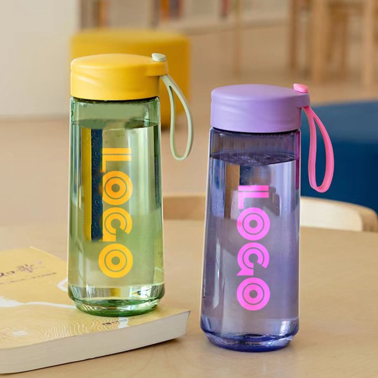 กระบอกน้ำพลาสติกหลากหลายสไตล์ พร้อมพิมพ์โลโก้บริษัท ของขวัญปีใหม่ ของขวัญลูกค้า ของที่ระลึกพนักงาน สั่งผลิตได้ตามต้องการ