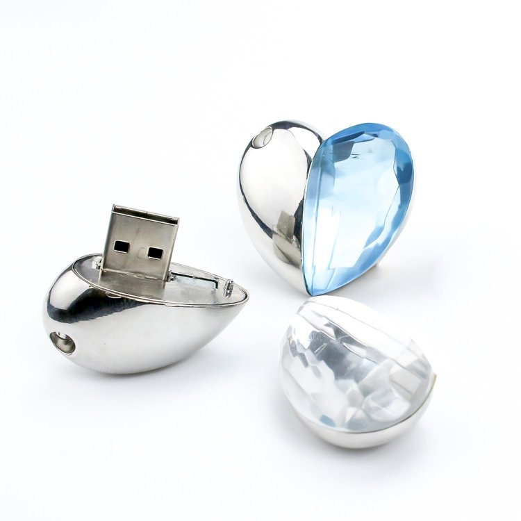 แฟลชไดร์ฟคริสตัลพรีเมี่ยม พร้อมทำโลโก้บริษัท วัสดุคริสตัลใส ดีไซน์หรูหราและโดดเด่น เหมาะสำหรับเป็นของขวัญองค์กรที่มีเอกลักษณ์