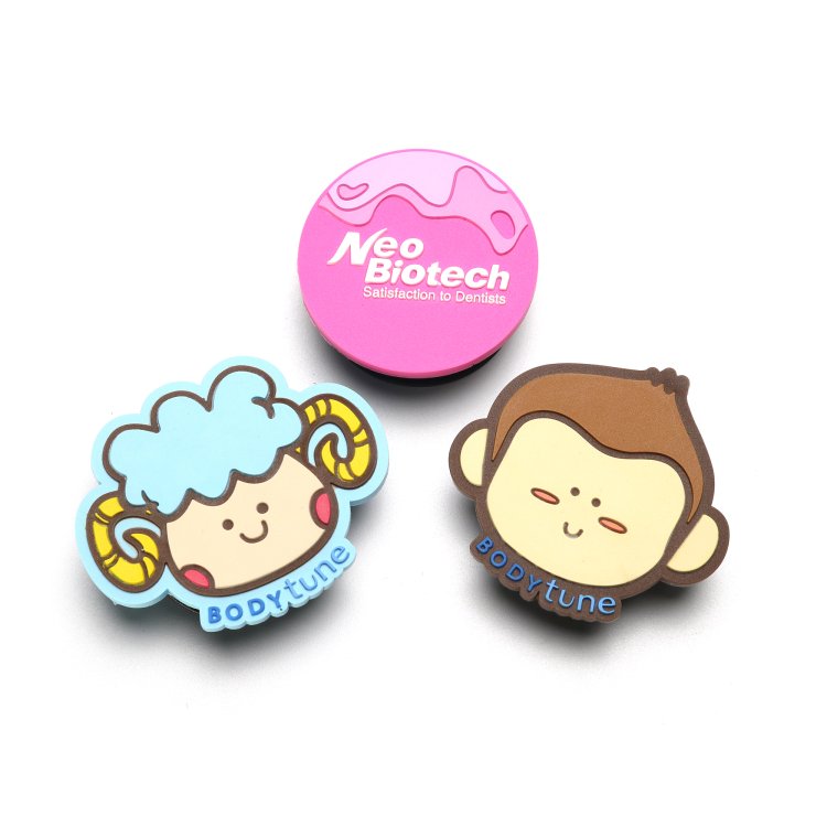 Griptokพรีเมี่ยม พร้อมทำโลโก้ มีหลากหลายสไตล์ วัสดุคุณภาพดี ติดแน่น ทนทาน ใช้เป็นที่จับหรือขาตั้งโทรศัพท์ได้ เหมาะสำหรับเป็นของขวัญองค์กรที่ใช้งานได้จริง