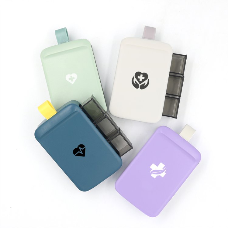 ตลับยาพรีเมี่ยม พร้อมทำโลโก้บริษัท วัสดุคุณภาพสูง มีหลายช่องสำหรับแยกยา ดีไซน์เรียบหรู ขนาดกะทัดรัด พกพาสะดวก ใช้งานง่าย