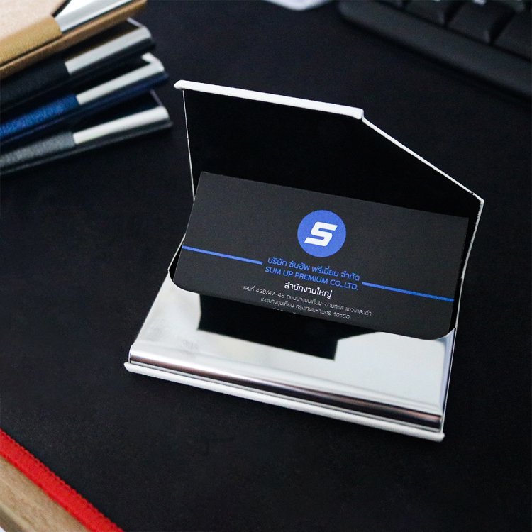ตลับนามบัตรพรีเมี่ยม พร้อมทำโลโก้บริษัท ดีไซน์หรู ขนาดบาง พกพาสะดวก จัดเก็บนามบัตรอย่างดี ช่วยเสริมสร้างความน่าเชื่อถือขององค์กร