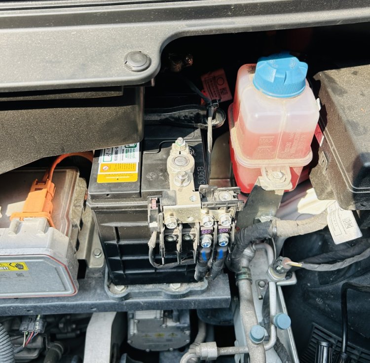 บริการเปลี่ยนแบตลูกเล็ก แบต AION Y Plus 12V ศรีราชา แหลมฉบัง  