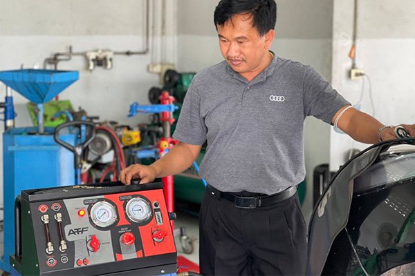 เปลี่ยนถ่ายน้ำมันเกียร์