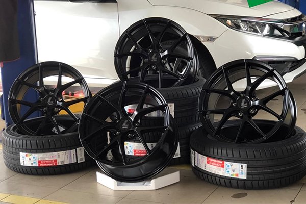 เปลี่ยนแม็กพร้อมยาง