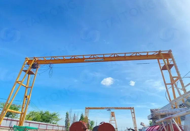 เครนสนาม ไต้ทงแมชชีนเนอรี่