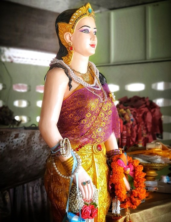 แม่ตะเคียนทอง