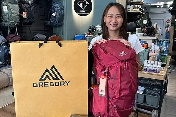 ลูกค้าซื้อเป้ Gregory Jade