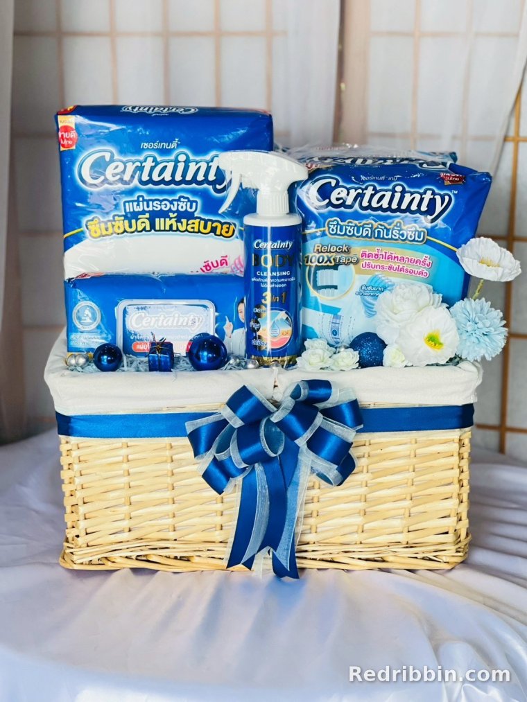 Corporate gift basket example by RedRibbin 26