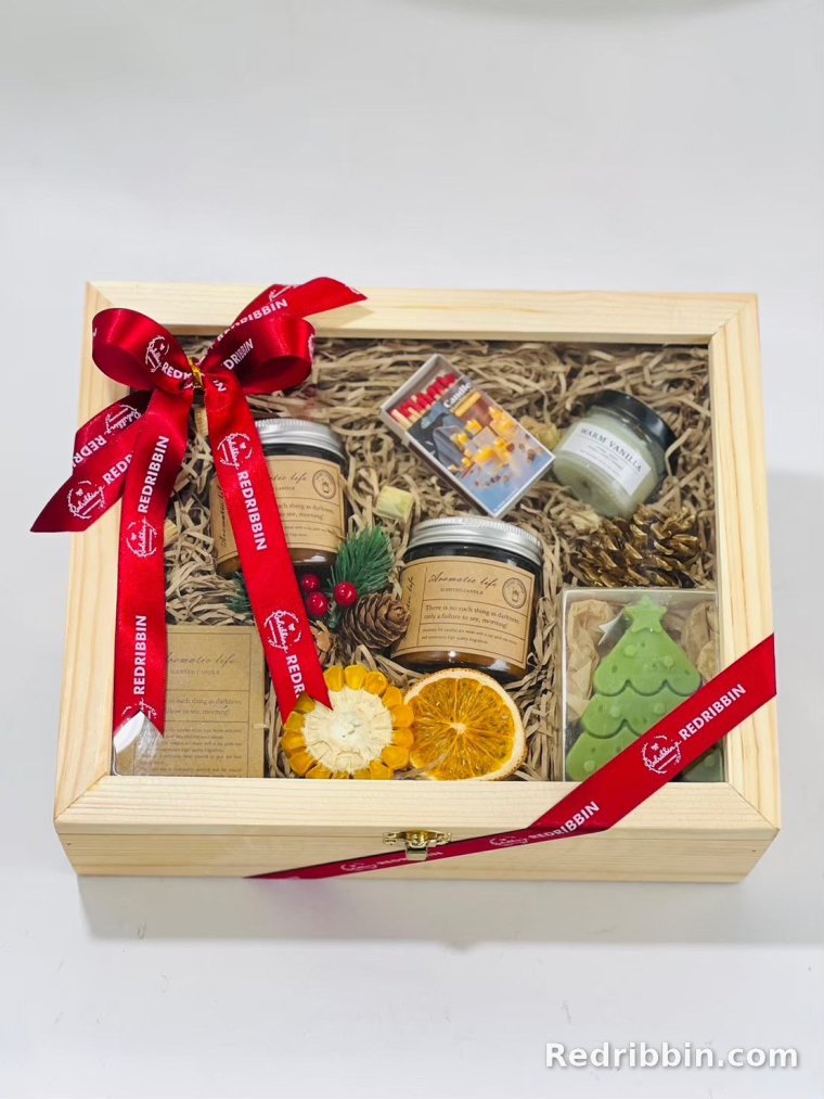 Corporate gift basket example by RedRibbin 30