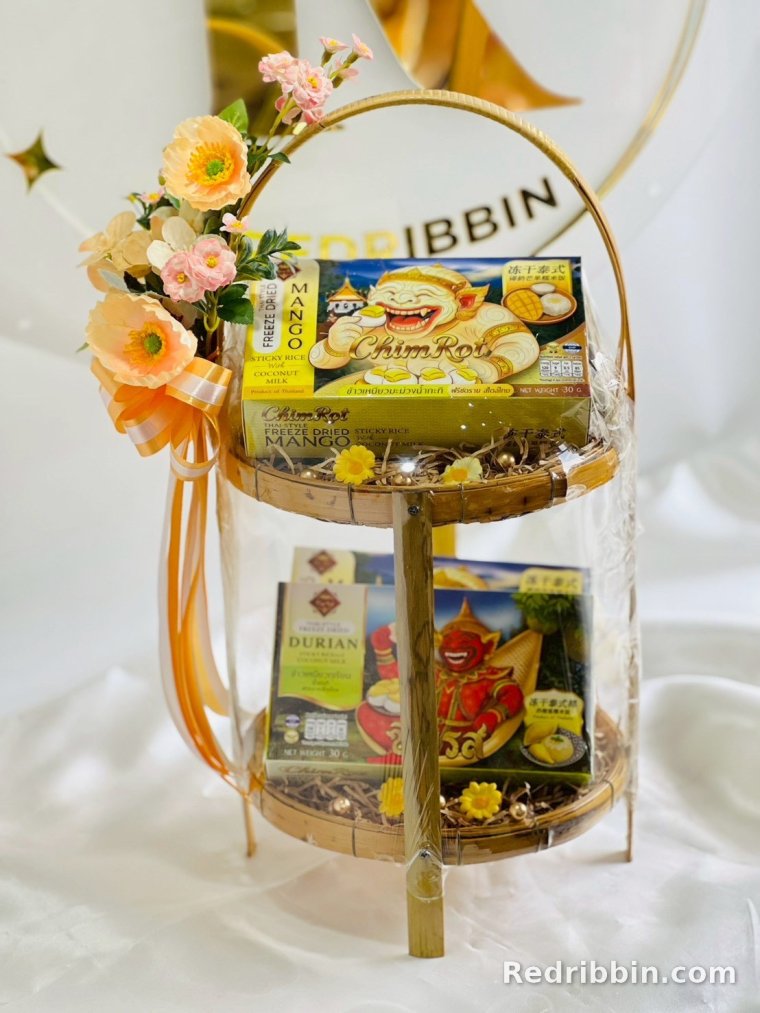 Corporate gift basket example by RedRibbin 32