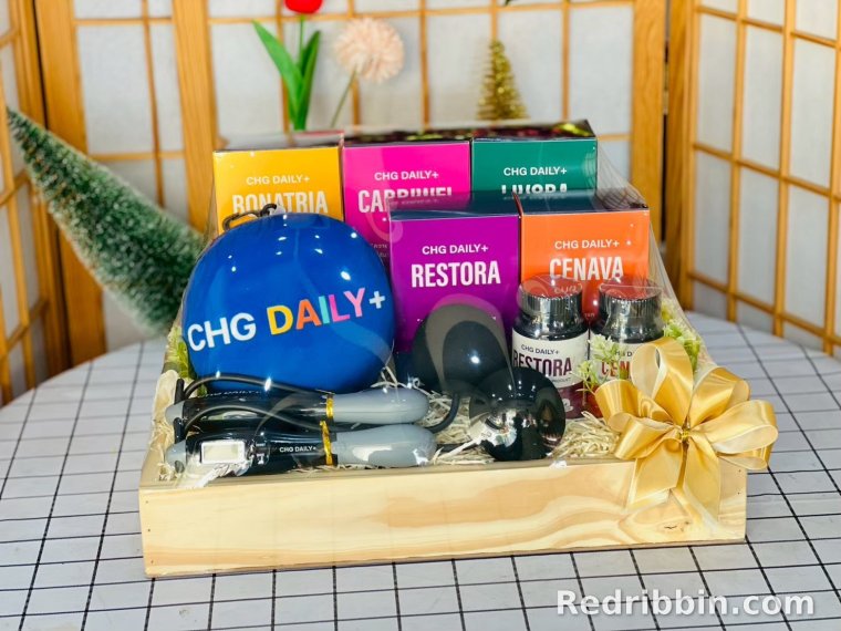 Corporate gift basket example by RedRibbin 35