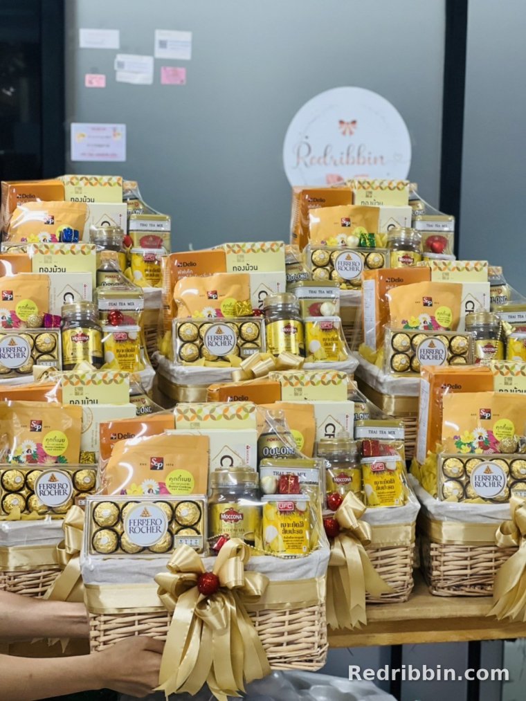 Bulk corporate gift set production by RedRibbin 05