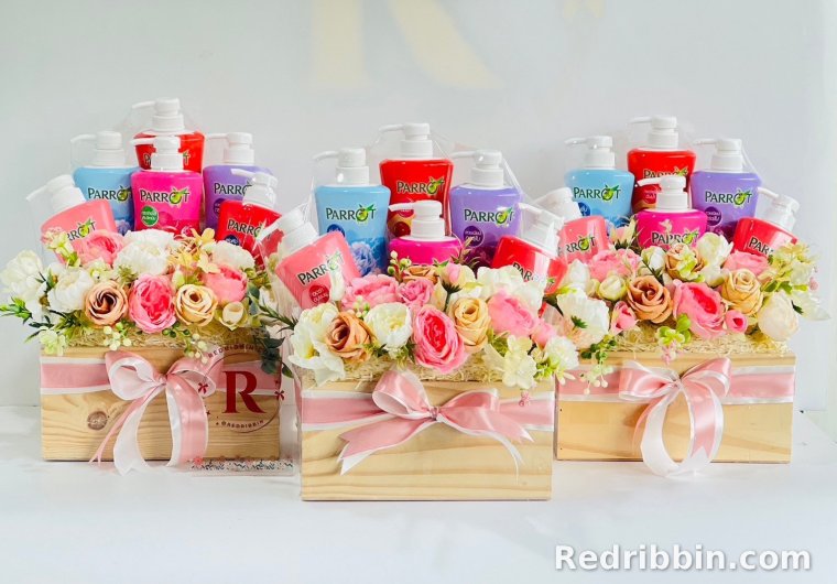 Bulk corporate gift set production by RedRibbin 07