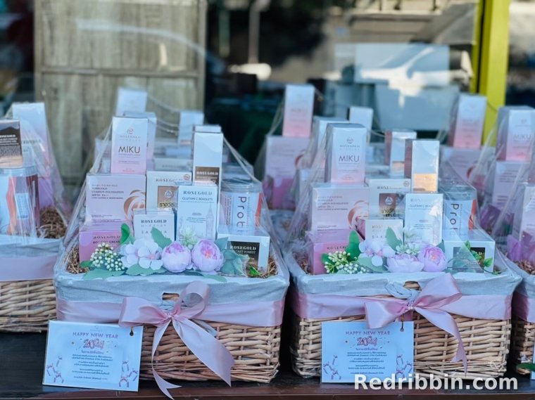 Bulk corporate gift set production by RedRibbin 09