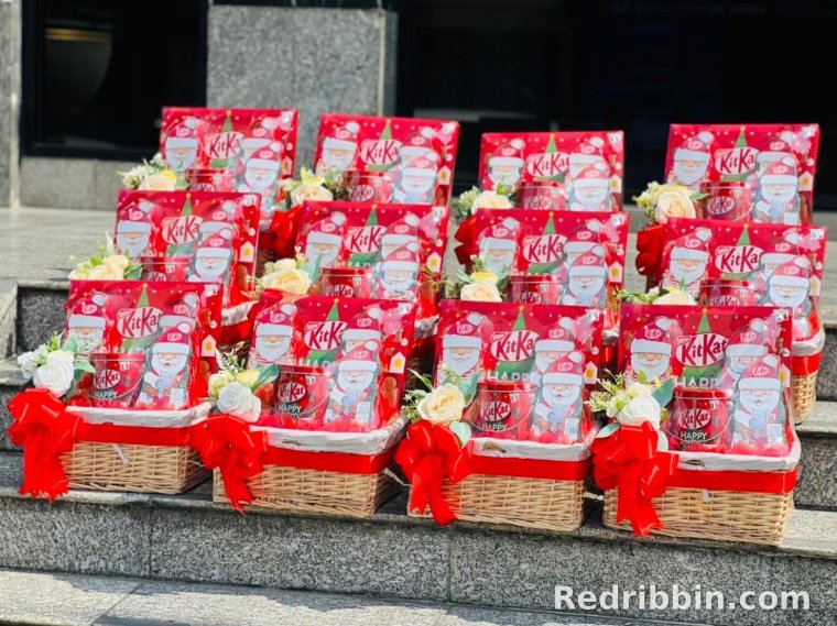 Bulk corporate gift set production by RedRibbin 10