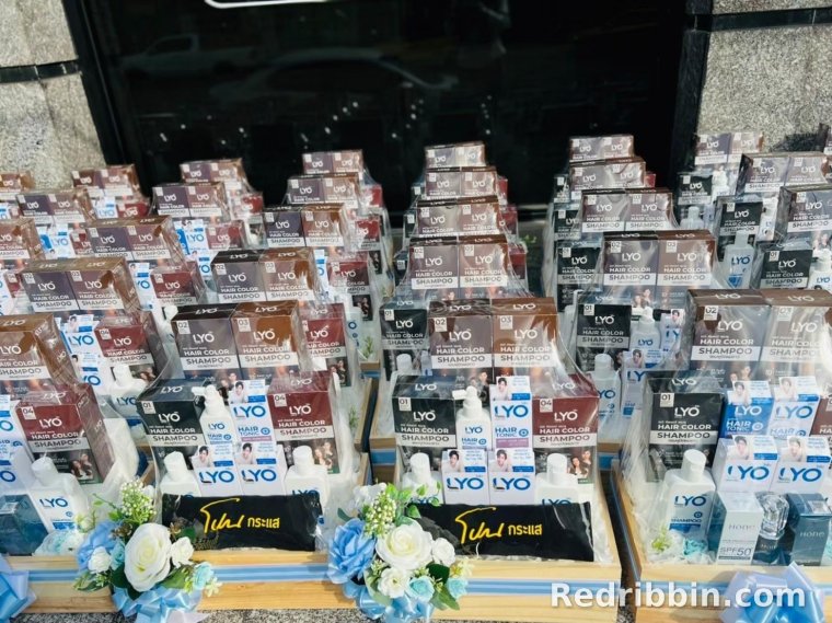 Bulk corporate gift set production by RedRibbin 13