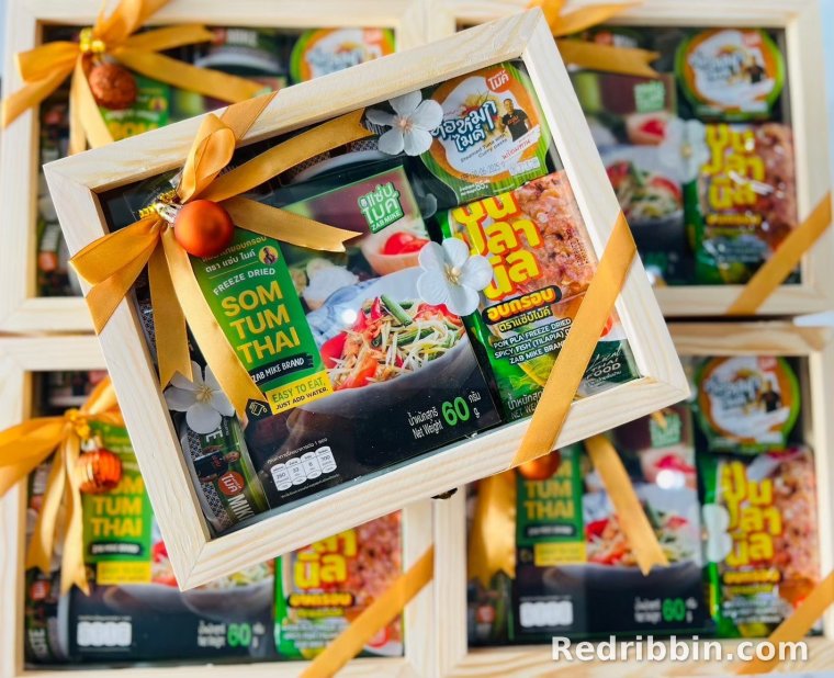 Bulk corporate gift set production by RedRibbin 16