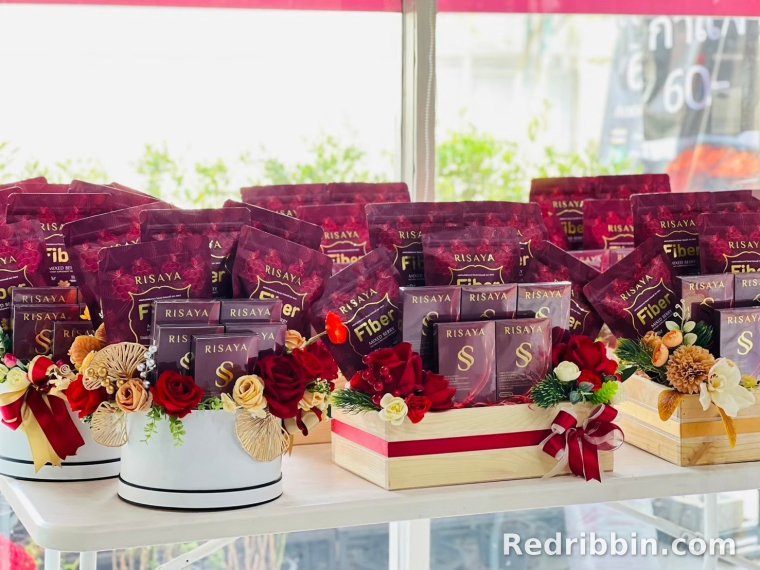 Bulk corporate gift set production by RedRibbin 18