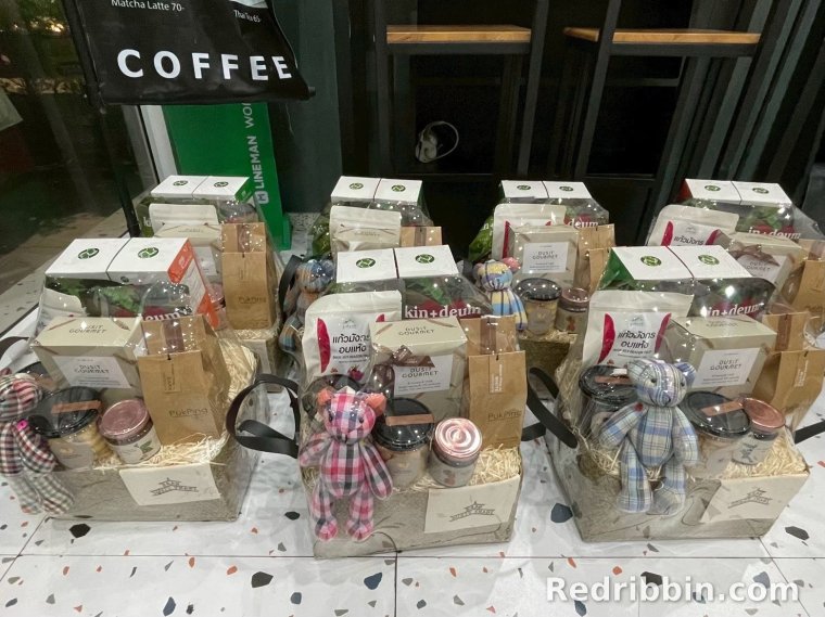 Bulk corporate gift set production by RedRibbin 21