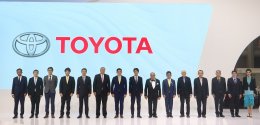 โตโยต้า ร่วมงานมอเตอร์โชว์  ครั้งที่ 42 เสนอแคมเปญ “Toyota Drive Me Easy ซื้อง่ายได้ลุ้นล้าน”