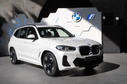 BMW_iX_iX3