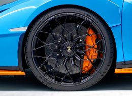 Bridgestone ได้รับเลือกจาก Lamborghini ให้เป็นยางติดรถซุปเปอร์คาร์ Huracán STO