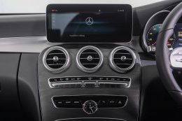  “Mercedes-Benz C 300 e AMG Sport” รถยนต์ EQ Power ปลั๊กอินไฮบริดดีไซน์สปอร์ต