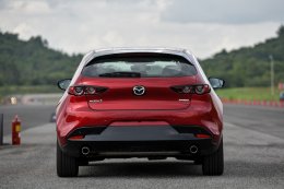 สัมผัส All New Mazda 3 ใหม่ สวยเรียบหรู ขุมพลังเดิมที่ขับดี นุ่ม หนึบ  