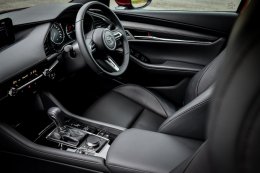 สัมผัส All New Mazda 3 ใหม่ สวยเรียบหรู ขุมพลังเดิมที่ขับดี นุ่ม หนึบ  