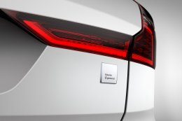 The New XC60 T8 AWD Polestar Engineered เอสยูวีสุดล้ำ ขุมพลังปลั๊กอินไฮบริด