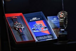  EDIFICE สปอร์ตโครโนกราฟเรือนบาง ออกแบบร่วมกับทีม Scuderia Toro Rosso F1 และ Honda Racing 