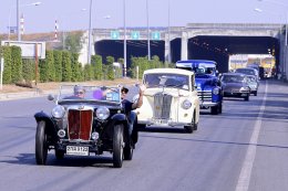 “หัวหิน วินเทจคาร์ พาเหรด ครั้งที่ 17” สร้างความประทับใจตลอดเส้นทาง