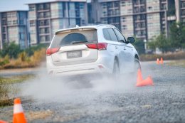 มิตซูบิชิ เอาท์แลนเดอร์ พีเอชอีวี ฟังก์ชั่นและเทคโนโลยีสุดล้ำ