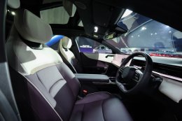 THE ALL-ELECTRIC MAZDA CX-6e 