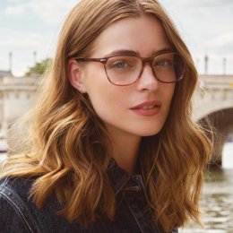 กรอบแว่น ELLE แบบสวย ทรงทันสมัย | ร้านแว่นตา Jackal x Orbit โดยนักทัศนมาตร เชียงใหม่