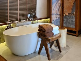 โรงงาน ผลิต อ่างอาบน้ำ หินสังเคราะห์ หินเทียม bathtub basin sink solid surface composite stone manufacturing factory โรงแรม รีสอร์ท