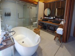 ผลิต อ่างอาบน้ำ อ่างล้างหน้า หินสังเคราะห์ หินเทียม bathtub basin sink solid surface composite stone manufacturing factory โรงแรม รีสอร์ท