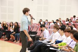 คณะเกษตรศาสตร์และทรัพยากรธรรมชาติ มหาวิทยาลัยพะเยา จัดโครงการ English Club "Let's Speak English Out" ประจำปีการศึกษา 2559 วิทยากรโดย Teacher Greg