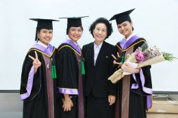 สมเด็จพระเจ้าอยู่หัวมหาวชิราลงกรณบดินทรเทพยวรางกูร ทรงพระกรุณาโปรดเกล้า ฯ ให้สมเด็จพระเทพรัตนราชสุดา ฯ สยามบรมราชกุมารี เสด็จพระราชดำเนินแทนพระองค์ไปพระราชทานปริญญาบัตรแก่ผู้สำเร็จการศึกษาจากมหาวิทยาลัยพะเยา ประจำปีการศึกษา 255