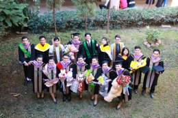 สมเด็จพระเจ้าอยู่หัวมหาวชิราลงกรณบดินทรเทพยวรางกูร ทรงพระกรุณาโปรดเกล้า ฯ ให้สมเด็จพระเทพรัตนราชสุดา ฯ สยามบรมราชกุมารี เสด็จพระราชดำเนินแทนพระองค์ไปพระราชทานปริญญาบัตรแก่ผู้สำเร็จการศึกษาจากมหาวิทยาลัยพะเยา ประจำปีการศึกษา 255