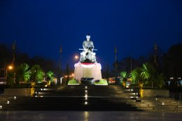 คณะเกษตรศาสตร์และทรัพยากรธรรมชาติ มหาวิทยาลัยพะเยา นำโดยท่านคณบดีพร้อมด้วยบุคลากร เข้าร่วมวางพวงมาลาวันคล้ายวันสวรรคตสมเด็จพระนเรศวรมหาราช