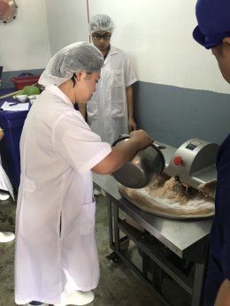   คณะเกษตรศาสตร์และทรัพยากรธรรมชาติ ม.พะเยา หลักสูตรนักแปรรูปเนื้อสัตว์อัจฉริยะ (Smart Meat Processors) เดินทางศึกษาดูงาน ณ โรงงานแปรรูปผลิตภัณฑ์อาหารเพื่อสุขภาพ
