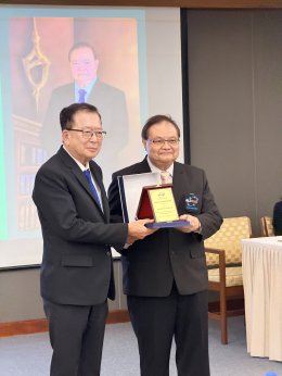 ขาวละออเภสัช ร่วมแสดงความยินดีกับ ดร.วัชรพงษ์ พงษ์บริบูรณ์ ในโอกาสรับตำแหน่ง ประธานชมรมบัวหลวง SME คนที่ 9