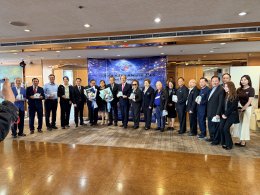 ขาวละออเภสัช ร่วมแสดงความยินดีกับ ดร.วัชรพงษ์ พงษ์บริบูรณ์ ในโอกาสรับตำแหน่ง ประธานชมรมบัวหลวง SME คนที่ 9