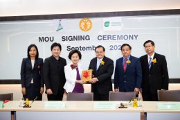 Thammasat University signs innovation cooperation with Khao La-or