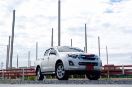 ISUZU D-MAX CAB4 NEW  HI-LANDER1.9 Ddi Z PRESTGE NAVI AB/ABS ปี 2016 ราคา669,000บาท