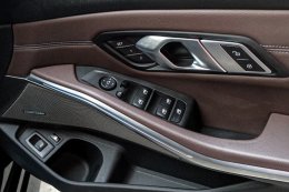 330E 2.0 M SPORT AT (PLUG IN HYBRID) ปี 2022 1,990,000  บาท 